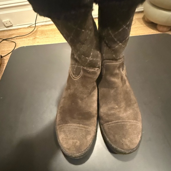 Chanel Interlocking CC Logo Suede Boots - Picture 7 of 11